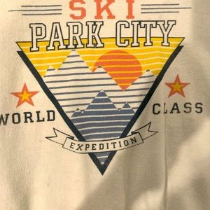 Ski park city Adult Medium Crewneck